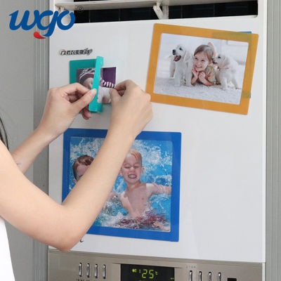 Bingkai foto yang bisa dilepas yang dipasang di dinding