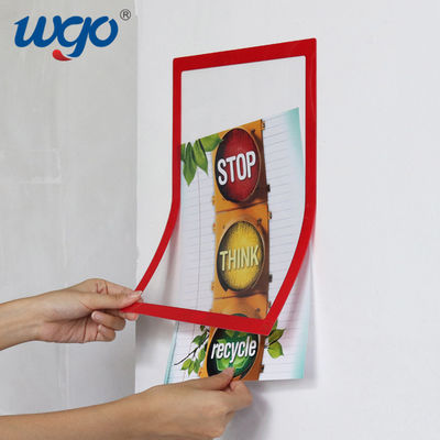 Bingkai foto yang bisa dilepas yang dipasang di dinding