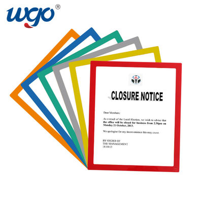 Bingkai foto yang bisa dilepas yang dipasang di dinding