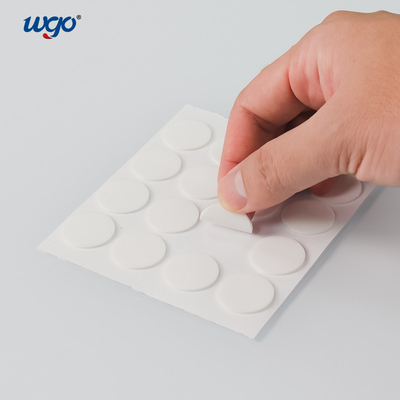 Pemasangan Restickable Removable Sticky Dots 12mm 19mm Tidak Ada Jejak Yang Tersisa Untuk Poster