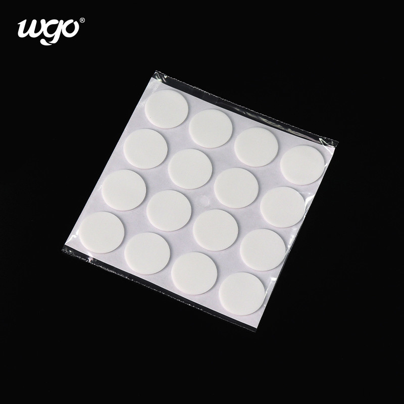 2.0mm Tebal Restickable Glue Removable Sticky Dots Adhesi Kuat Ukuran Disesuaikan